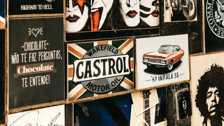 Desain Poster Pemilihan Warna